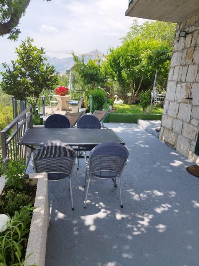 Apartments Mare - 150 M From Beach Брела Экстерьер фото