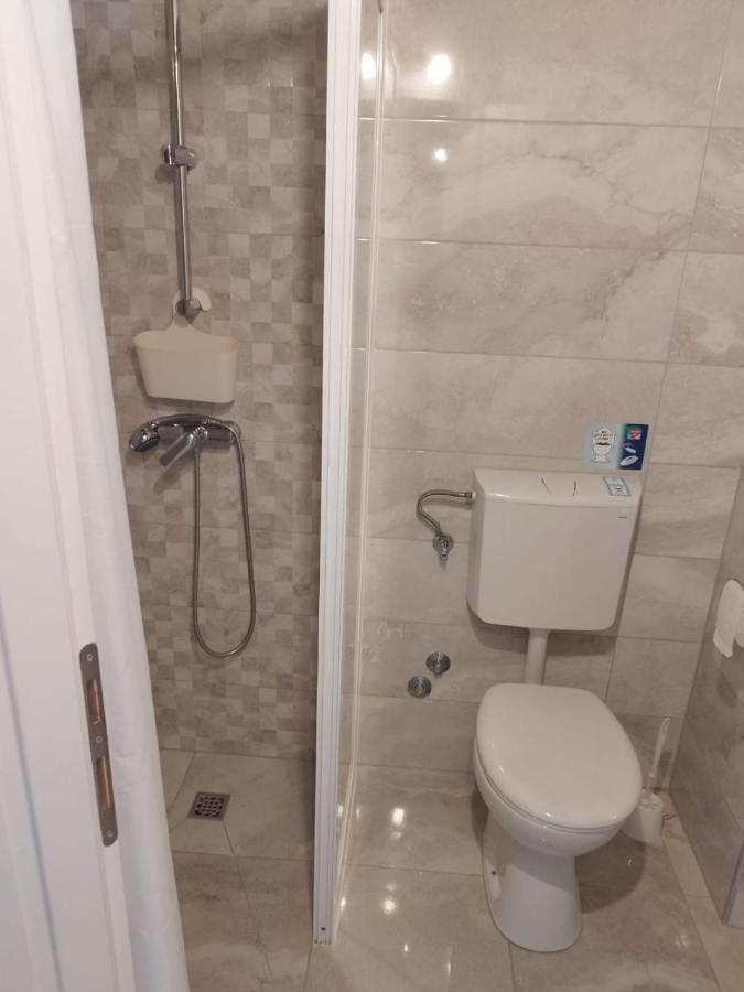 Apartments Mare - 150 M From Beach Брела Экстерьер фото