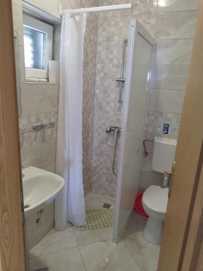 Apartments Mare - 150 M From Beach Брела Экстерьер фото