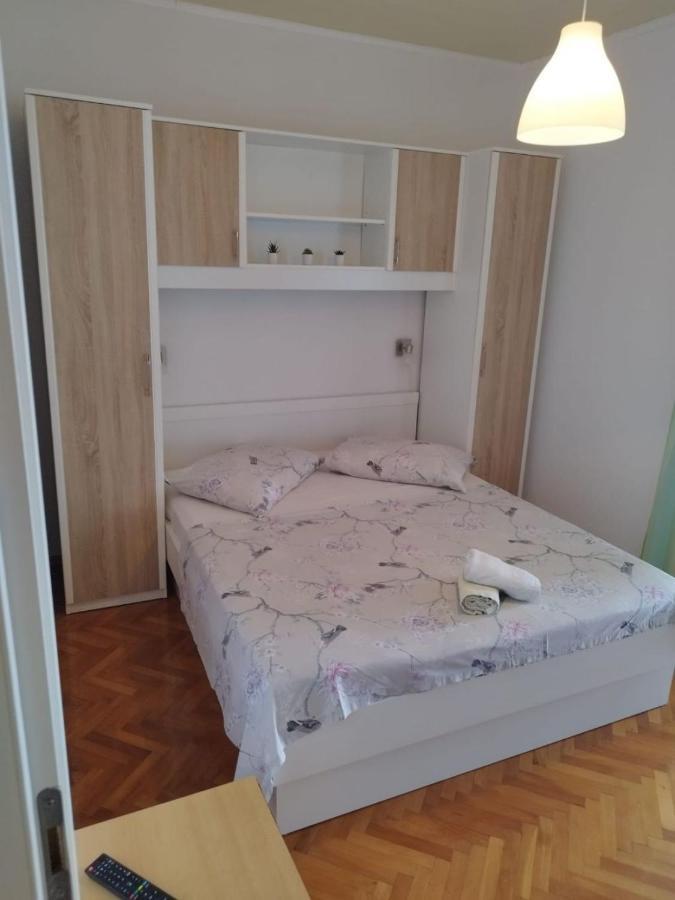 Apartments Mare - 150 M From Beach Брела Экстерьер фото