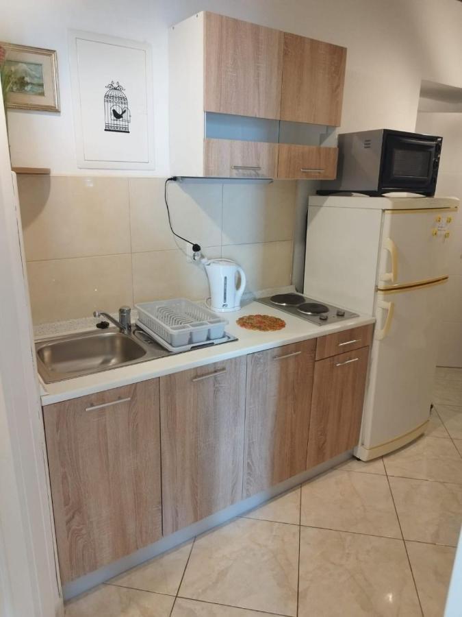 Apartments Mare - 150 M From Beach Брела Экстерьер фото
