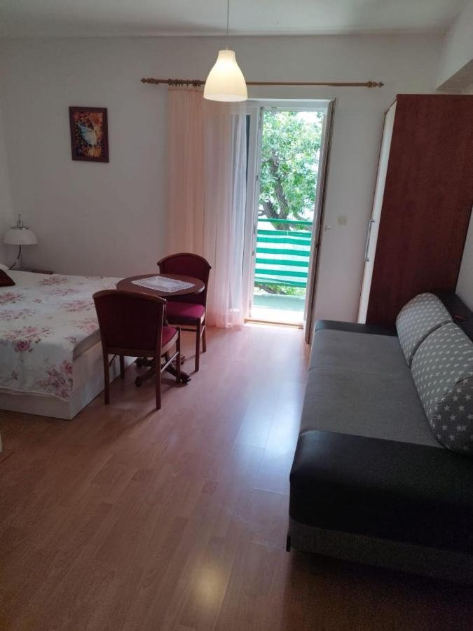 Apartments Mare - 150 M From Beach Брела Экстерьер фото
