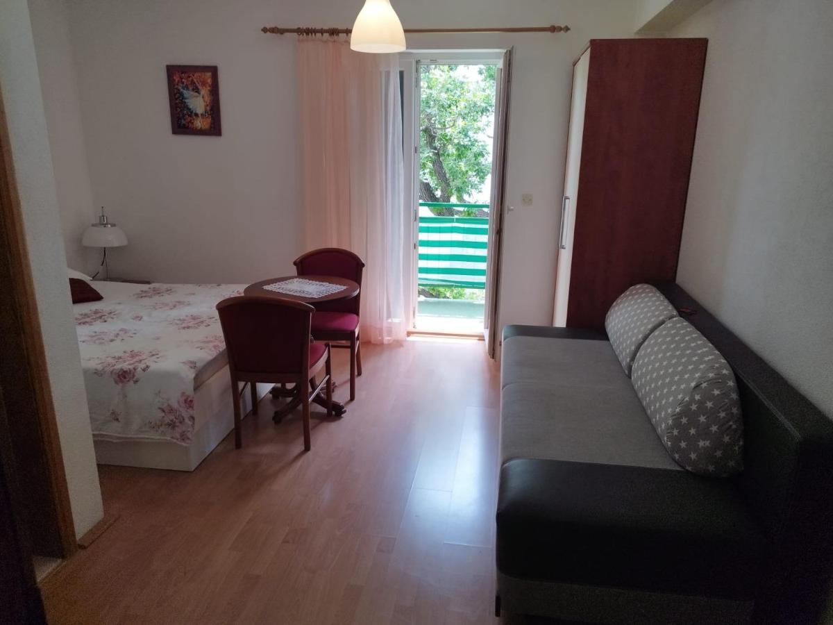 Apartments Mare - 150 M From Beach Брела Экстерьер фото