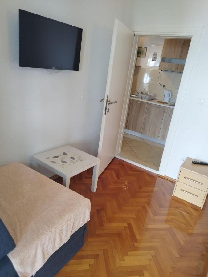 Apartments Mare - 150 M From Beach Брела Экстерьер фото