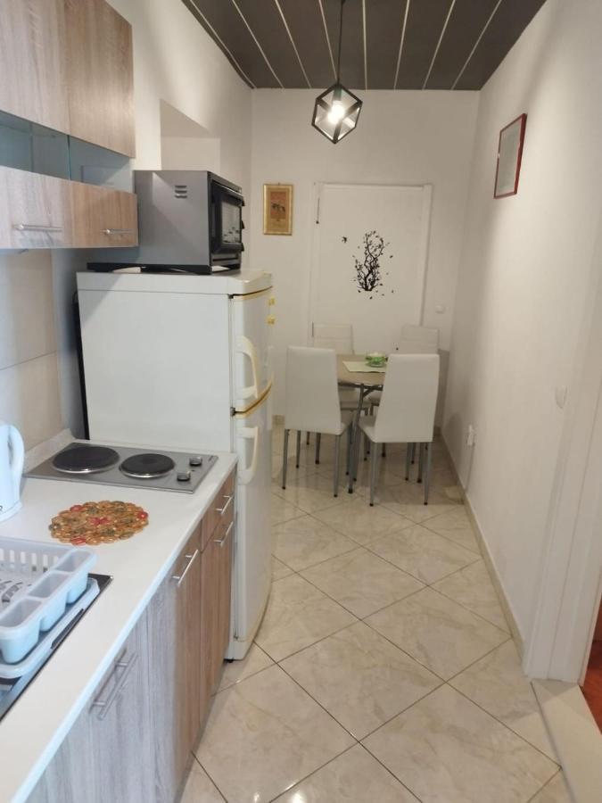Apartments Mare - 150 M From Beach Брела Экстерьер фото