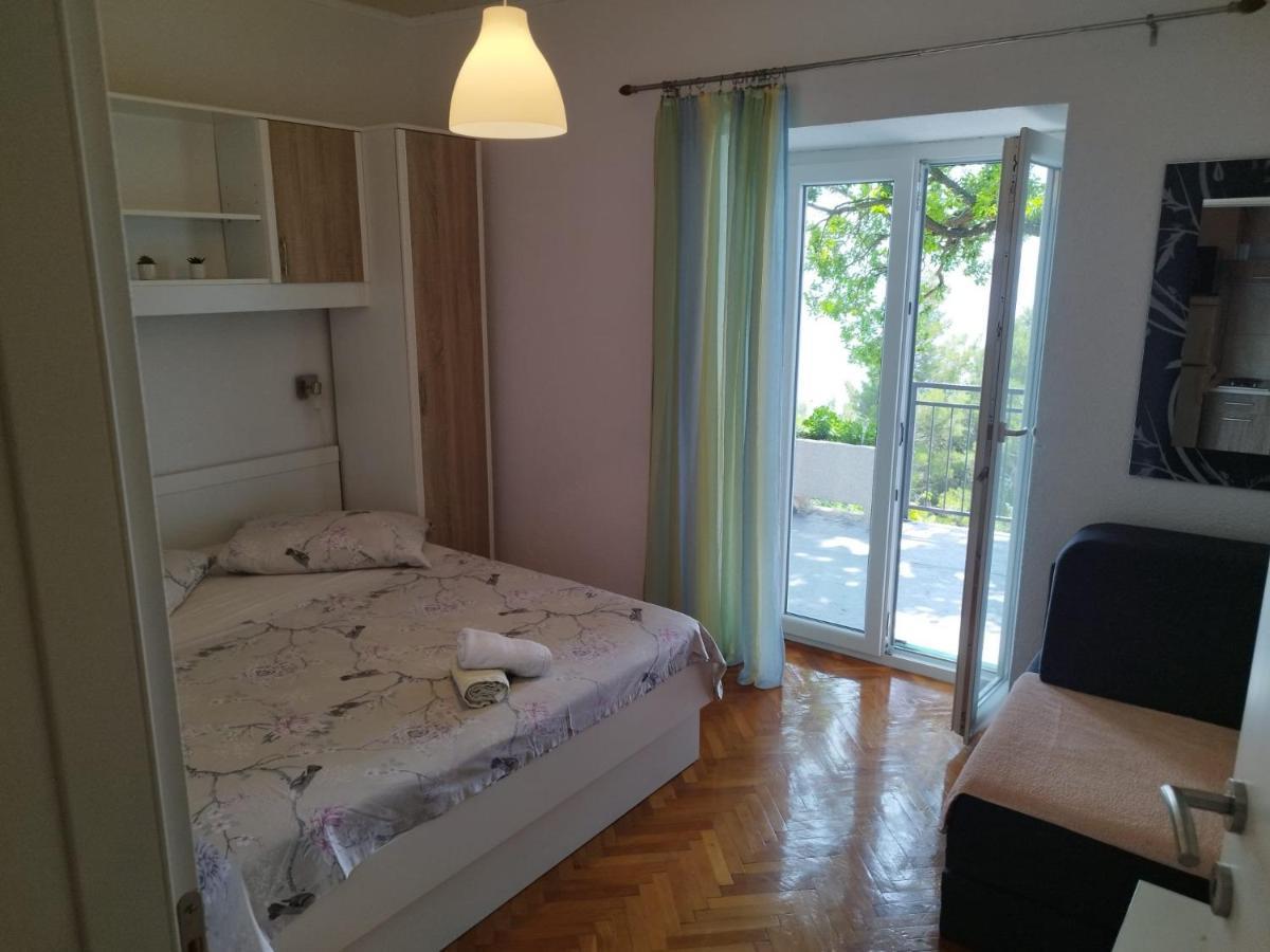 Apartments Mare - 150 M From Beach Брела Экстерьер фото